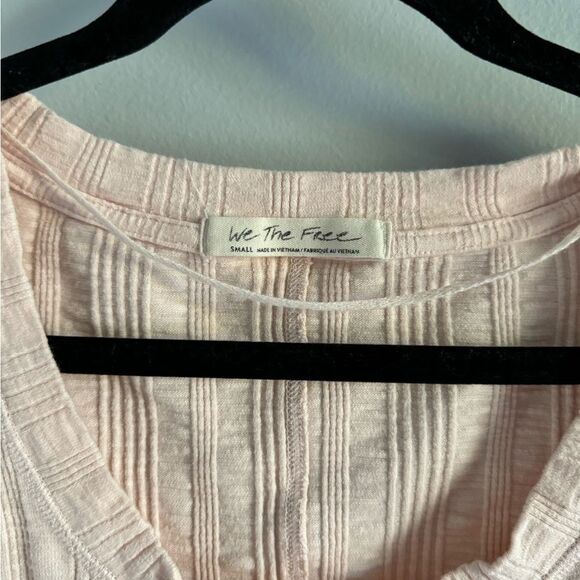 We the free top - Picture 3 of 5